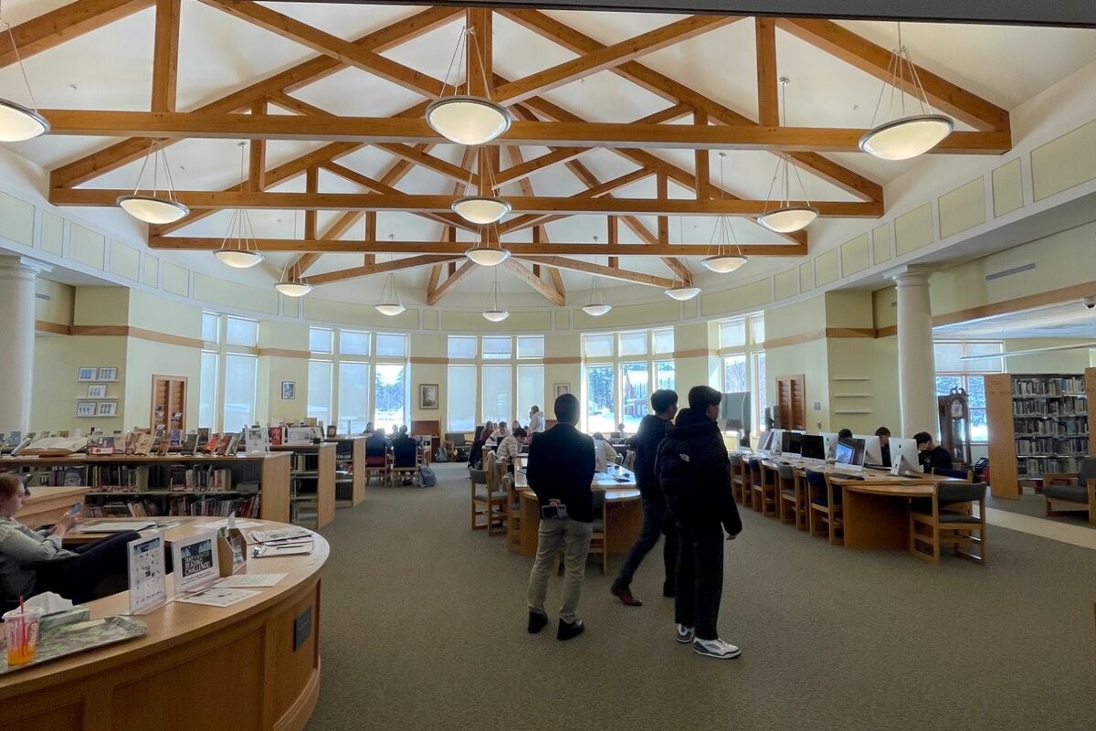 開放感あふれる図書館