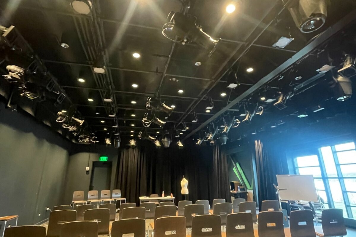 建築賞受賞のプロ仕様パフォーミングアーツシアター